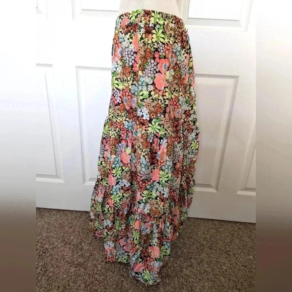 Forever 21 | Floral Print Tiered Maxi Skirt - Picture 6 of 7